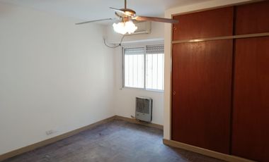 Casa en alquiler en Castelar Sur