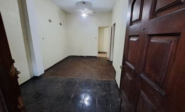 Casa PH en alquiler en Parque Quirno