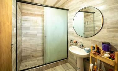 CASA EN VENTA EN ALVEAR CON LOCAL