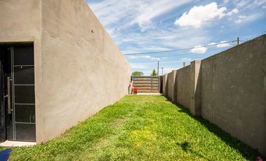 CASA EN VENTA EN ALVEAR CON LOCAL