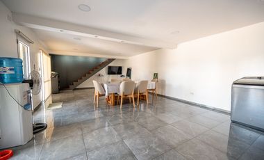 CASA EN VENTA EN ALVEAR CON LOCAL