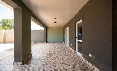 CASA EN VENTA EN ALVEAR CON LOCAL