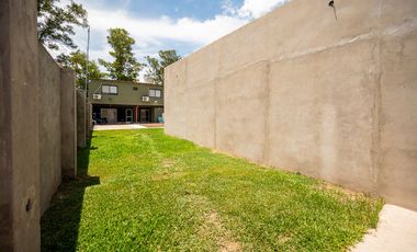 CASA EN VENTA EN ALVEAR CON LOCAL