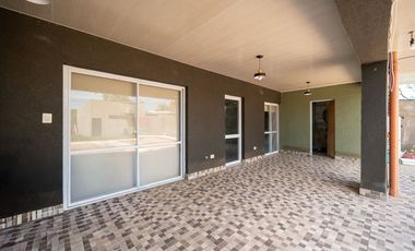 CASA EN VENTA EN ALVEAR CON LOCAL