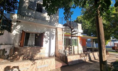 VENTA CASA 4 DORMITORIOS MAS DEPARTAMENTO ZONA SUR