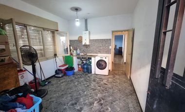 VENTA CASA 4 DORMITORIOS MAS DEPARTAMENTO ZONA SUR