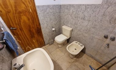 VENTA CASA 4 DORMITORIOS MAS DEPARTAMENTO ZONA SUR