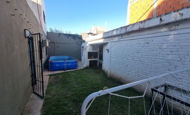 VENTA CASA 4 DORMITORIOS MAS DEPARTAMENTO ZONA SUR