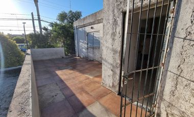 VENTA CASA 4 DORMITORIOS MAS DEPARTAMENTO ZONA SUR
