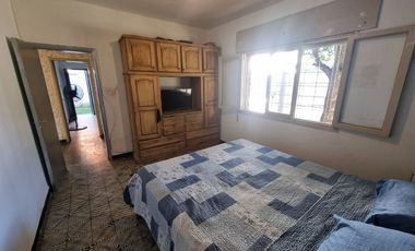 VENTA CASA 4 DORMITORIOS MAS DEPARTAMENTO ZONA SUR