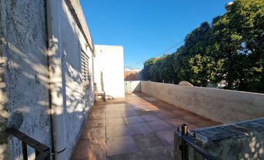 VENTA CASA 4 DORMITORIOS MAS DEPARTAMENTO ZONA SUR