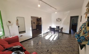 VENTA CASA 4 DORMITORIOS MAS DEPARTAMENTO ZONA SUR