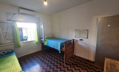 VENTA CASA 4 DORMITORIOS MAS DEPARTAMENTO ZONA SUR