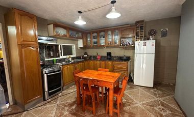 OPORTUNIDAD CASA + 2 DPTOS +LAVADERO DE AUTOS