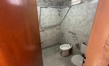 OPORTUNIDAD CASA + 2 DPTOS +LAVADERO DE AUTOS