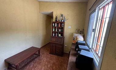 OPORTUNIDAD CASA + 2 DPTOS +LAVADERO DE AUTOS