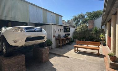 OPORTUNIDAD CASA + 2 DPTOS +LAVADERO DE AUTOS