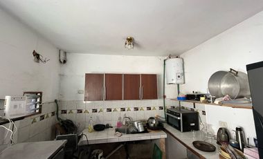 VENDO LOCAL, GALPON, SALON DE EVENTOS. TOMO AUTO