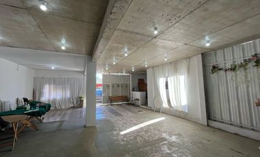 VENDO LOCAL, GALPON, SALON DE EVENTOS. TOMO AUTO