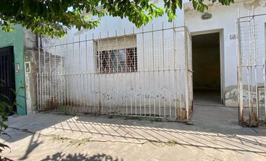 VENTA DE CASA TRES AMBIENTES