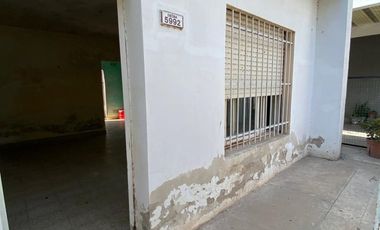 VENTA DE CASA TRES AMBIENTES