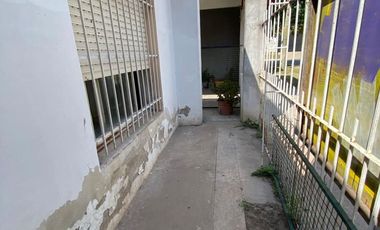 VENTA DE CASA TRES AMBIENTES