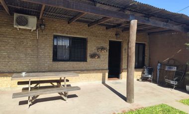 VENTA CASA 3 DORMITORIOS, COCHERA, PATIO Y LOCAL