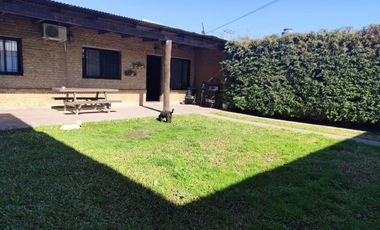 VENTA CASA 3 DORMITORIOS, COCHERA, PATIO Y LOCAL
