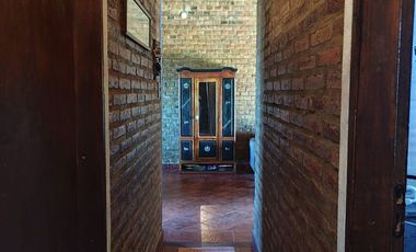 VENTA CASA 3 DORMITORIOS, COCHERA, PATIO Y LOCAL