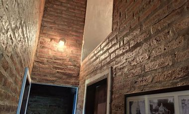 VENTA CASA 3 DORMITORIOS, COCHERA, PATIO Y LOCAL