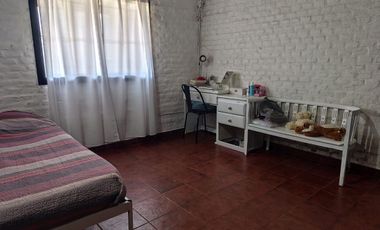 VENTA CASA 3 DORMITORIOS, COCHERA, PATIO Y LOCAL