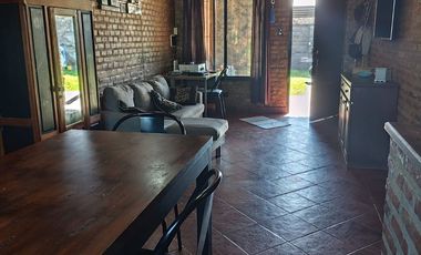 VENTA CASA 3 DORMITORIOS, COCHERA, PATIO Y LOCAL