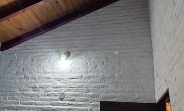 VENTA CASA 3 DORMITORIOS, COCHERA, PATIO Y LOCAL