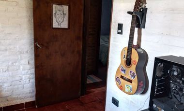 VENTA CASA 3 DORMITORIOS, COCHERA, PATIO Y LOCAL