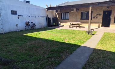 VENTA CASA 3 DORMITORIOS, COCHERA, PATIO Y LOCAL