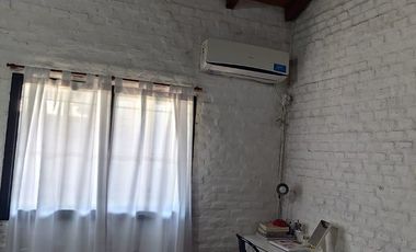 VENTA CASA 3 DORMITORIOS, COCHERA, PATIO Y LOCAL