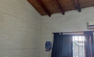 VENTA CASA 3 DORMITORIOS, COCHERA, PATIO Y LOCAL