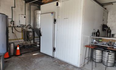 VENTA CASA 3 DORMITORIOS, COCHERA, PATIO Y LOCAL