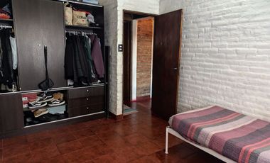 VENTA CASA 3 DORMITORIOS, COCHERA, PATIO Y LOCAL