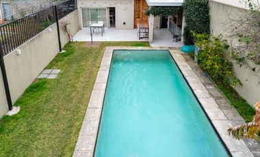 CASA EN VENTA CAPITAN BERMUDEZ CON PILETA