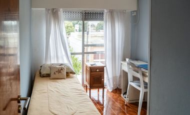 CASA EN VENTA CAPITAN BERMUDEZ CON PILETA