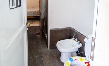 CASA EN VENTA CAPITAN BERMUDEZ CON PILETA