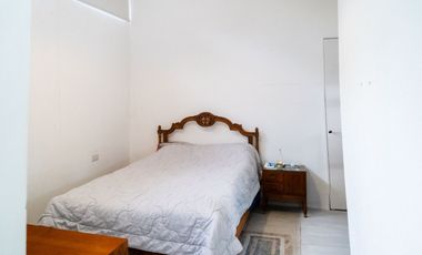 CASA EN VENTA CAPITAN BERMUDEZ CON PILETA