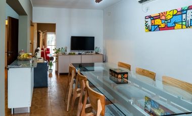 CASA EN VENTA CAPITAN BERMUDEZ CON PILETA