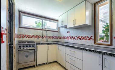 VENTA CASA +8 AMBIENTES EN NÁUTICO ESCOBAR