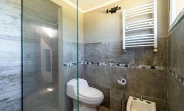 VENTA CASA +8 AMBIENTES EN NÁUTICO ESCOBAR