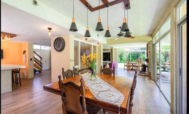 VENTA CASA +8 AMBIENTES EN NÁUTICO ESCOBAR