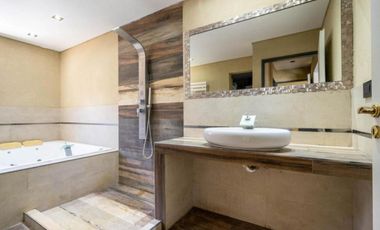 VENTA CASA +8 AMBIENTES EN NÁUTICO ESCOBAR