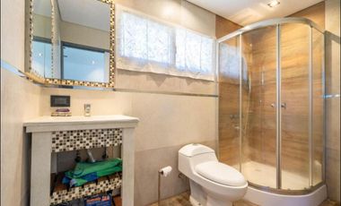 VENTA CASA +8 AMBIENTES EN NÁUTICO ESCOBAR