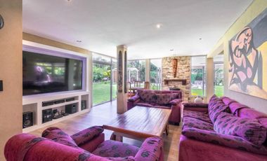 VENTA CASA +8 AMBIENTES EN NÁUTICO ESCOBAR